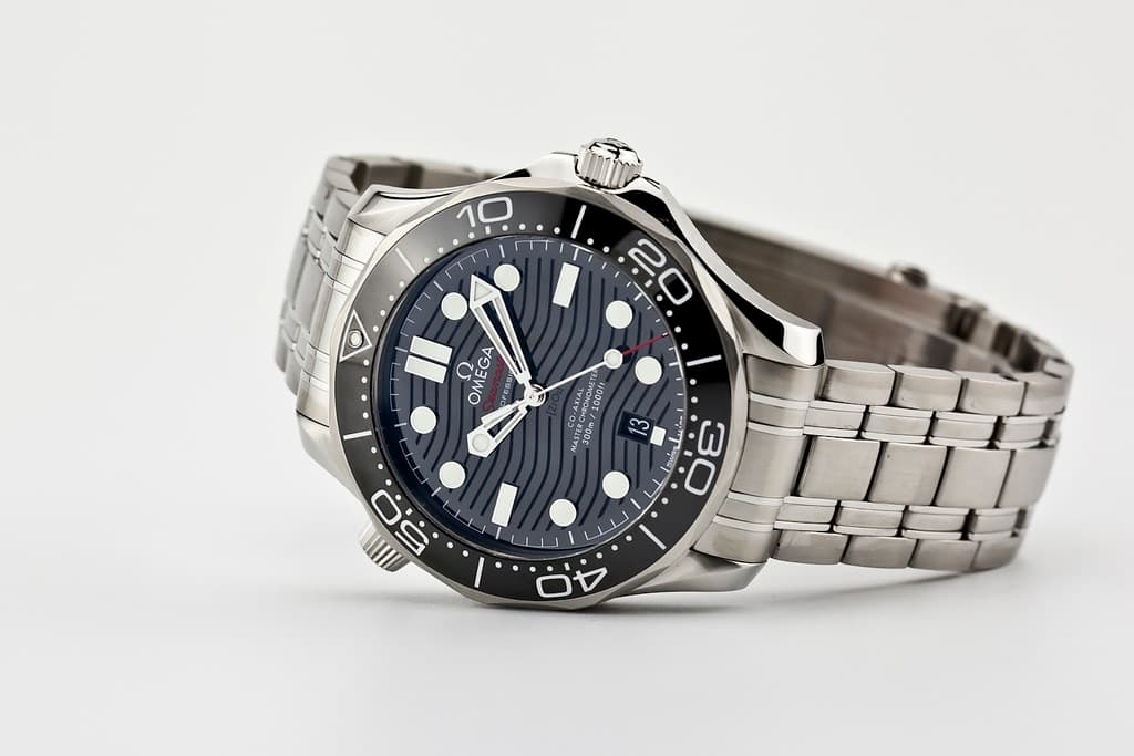fsot - Omega Seamaster 300 - Black Wave Dial - 210.30.42.20.01.001 ( new / 2025 )