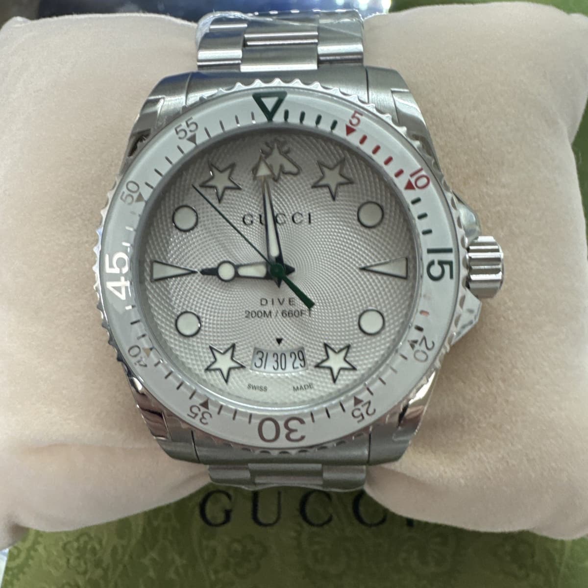GUCCI Dive swiss quartz mens watch