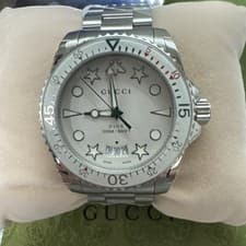 GUCCI Dive swiss quartz mens watch