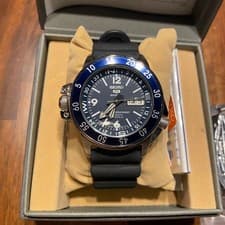 Seiko 5 Sports 7S36-01E0 SKZ209J1 Day Date Stainless Steel Automatic Mens Watch