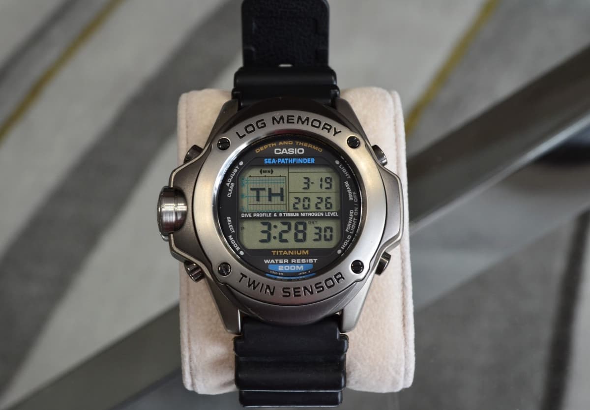 CASIO SPF-100 SEA PATHFINDER TITANIUM TWIN SENSOR DIVERS WATCH DEPTH/THERMO DEP