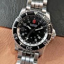 Rare Victorinox Maverick II 24701 Black Dial GMT Quartz Sapphire Watch Swiss Men