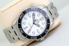 Omega Seamaster 42mm (2022) - White Dial Co-Axial Watch + Black  Rubber Strap