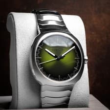 2024 H. Moser & Cie Streamliner Centre Seconds "Green Dragon" 40mm 6201-1200 B&P