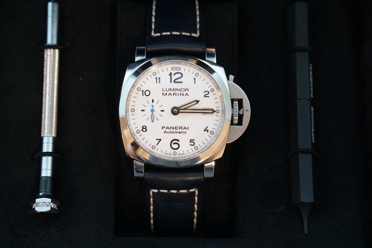 Panerai PAM01523 Luminor Marina 42mm White Dial P.9010 Full Set