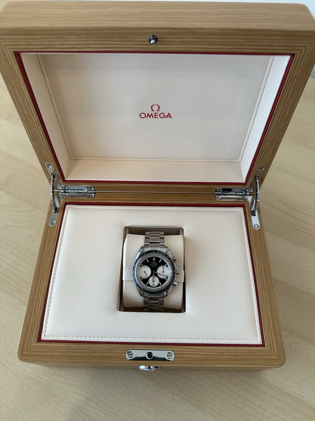 OMEGA Speedmaster 326.30.40.50.01.002