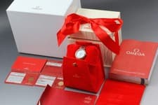 MINT OMEGA De Ville Prestige 424.20.27.60.55.001 18K Diamonds Pearl Ladies Watch