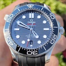 2025 OMEGA Seamaster Diver 300M 42MM Black Dial 210.32.42.20.01.001 Box/Papers