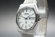 Vintage 1975 Seiko Grand Quartz 4843-7000 Silver Kanji Date Men Watch From JAPAN