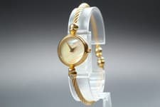 【Near MINT】Gucci 2700.2.L 20mm Shell Dial Gold Women's Bangle Watch From JAPAN