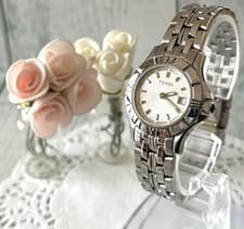 Rare FENDI 2600L White Silver Women's Watch Quartz Working with Box Full Set