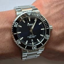 Oris Aquis Date Deep Blue Automatic Divers Watch 43.5mm 01 733 7730 4135 405