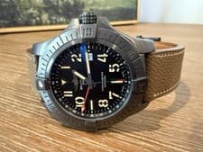 Breitling Avenger GMT 45 Night Mission V32395 Watch Set