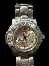 Luminox Swiss Quartz Dive Watch 300M Stainless Steel Bracelet Silver Dial Date