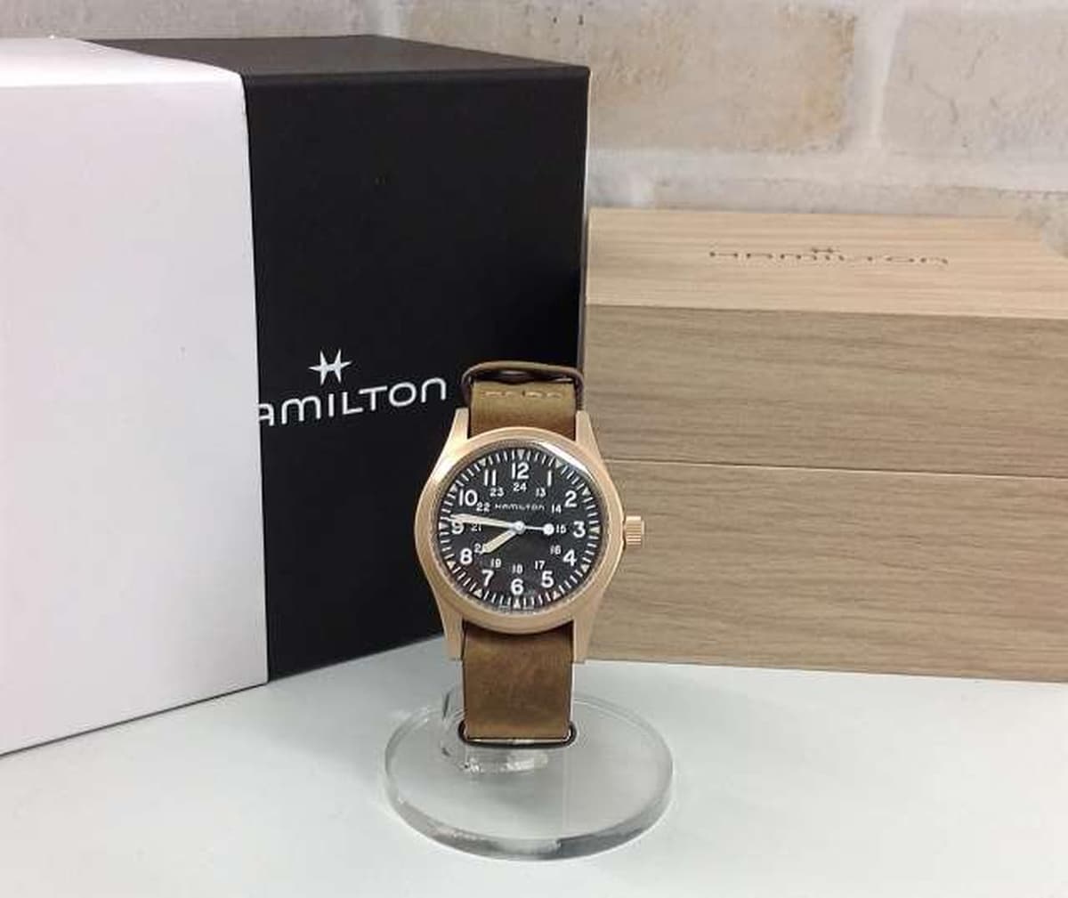 Manual winding watch Model H694590 HAMILTON