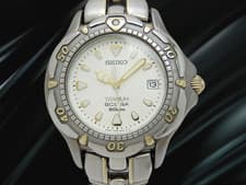 Seiko Scuba 200M Ref.7N35-6120 Titanium Silver Dial Quartz 38mm Date Men's watch