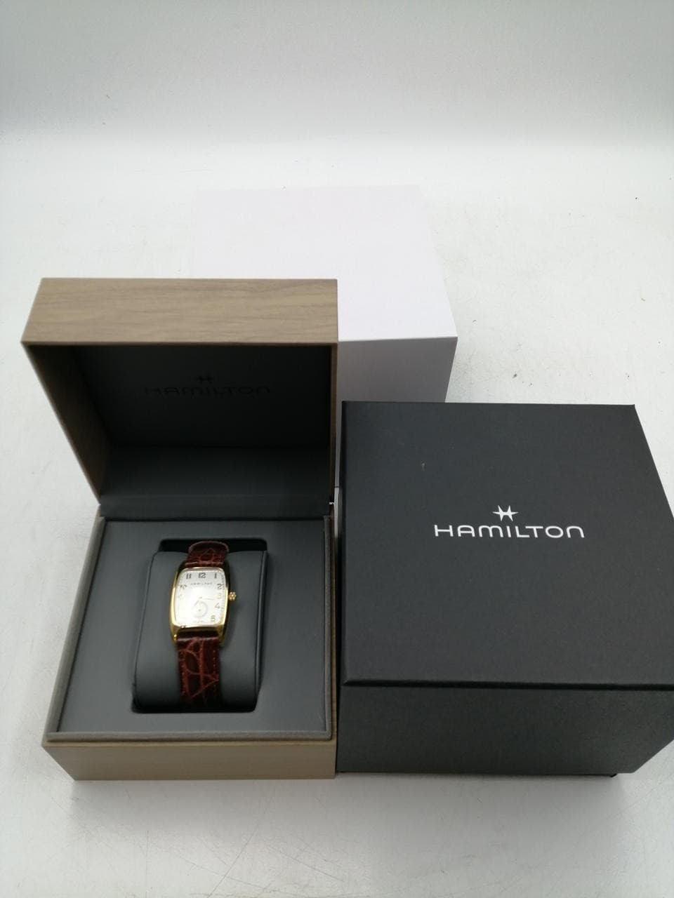 Quartz Wristwatch Model H34310 HAMILTON