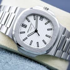 Patek Philippe Nautilus 5711/1A-011 White Dial 2017 Box & Papers