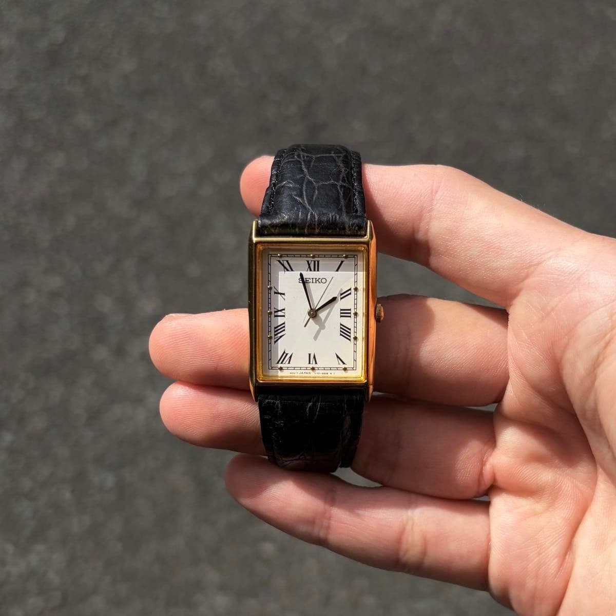 SEIKO tank Analog wrist watch roman dial Gold Black 90s Vintage From Japan New