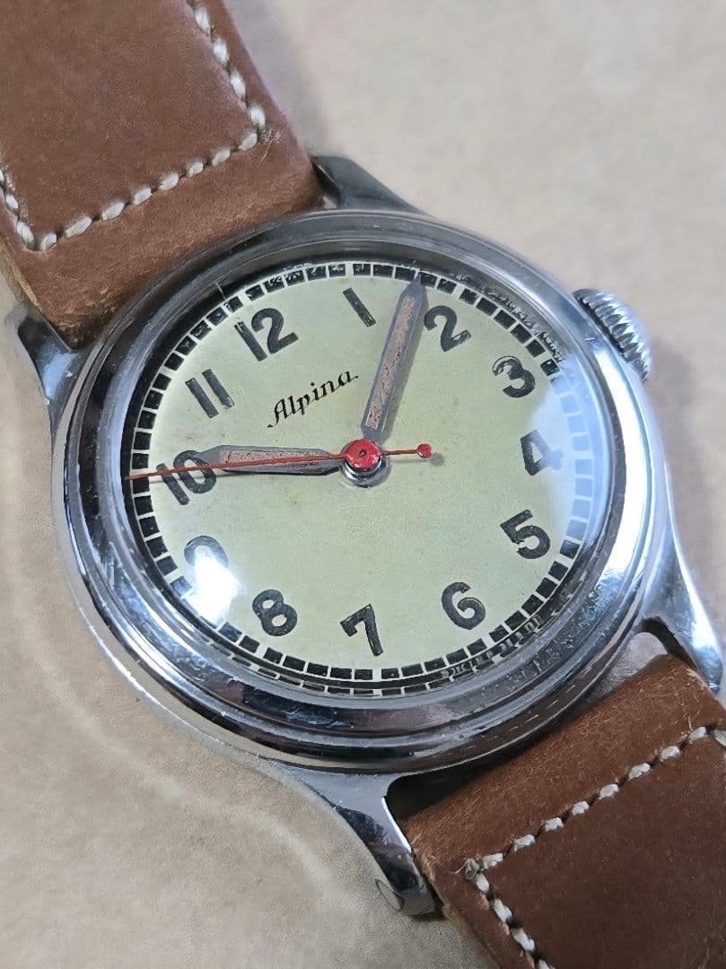 Alpina Manual Hand-Winding Watch Vintage 30mm 1940s