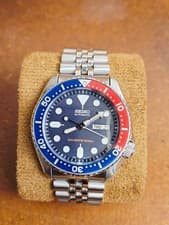 Seiko SKX009 Diver Watch 200m Automatic Men’s 42mm Sports Pre-Owned