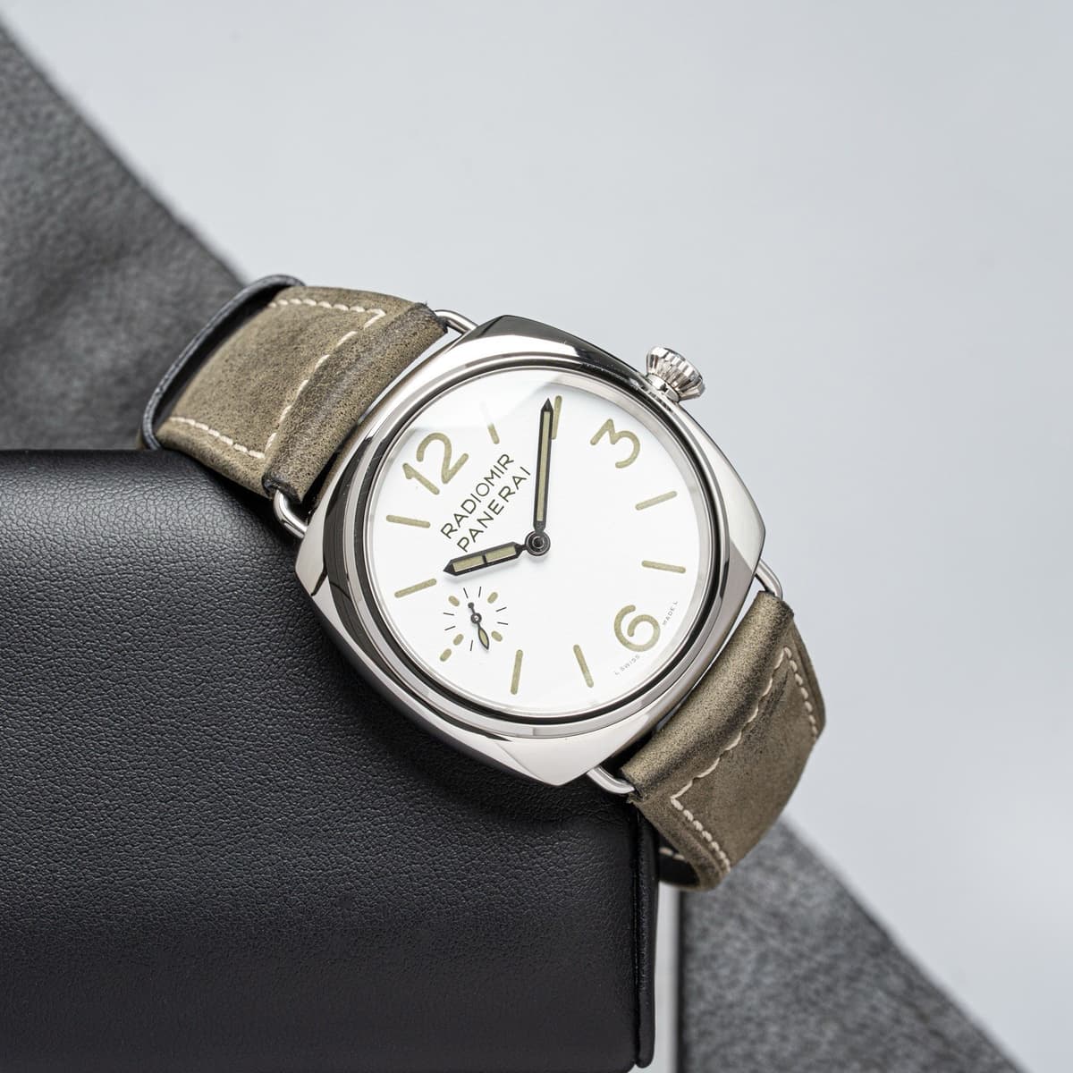 Panerai Radiomir Officine PAM01384 w/ Box & Papers Men's 45mm Wristwatch Green