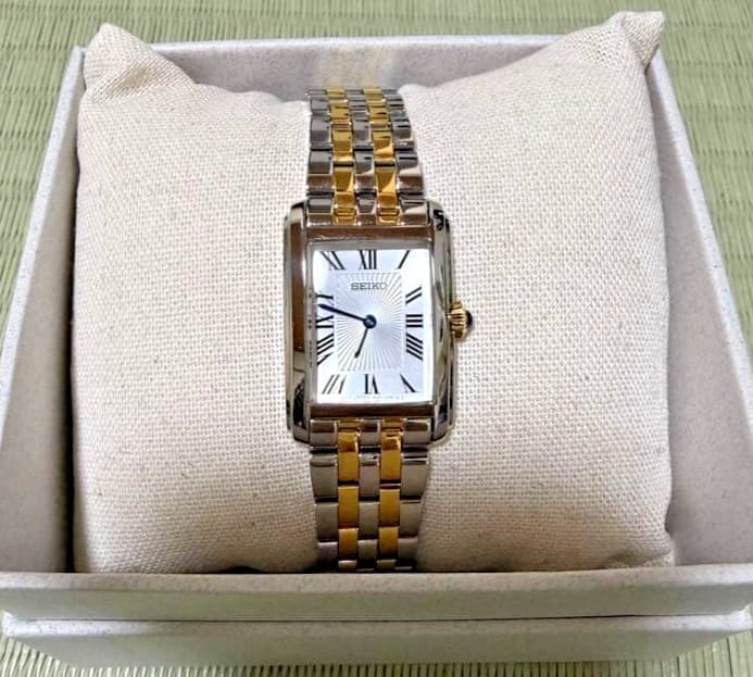 [☆Near Mint] SEIKO Essentials SWR087 Quartz Ladies Watch White Gold Silver Japan