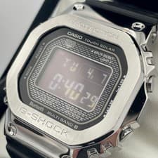 G-Shock GMW-B5000-1JF Silver Digital Watch Boxed Used G407