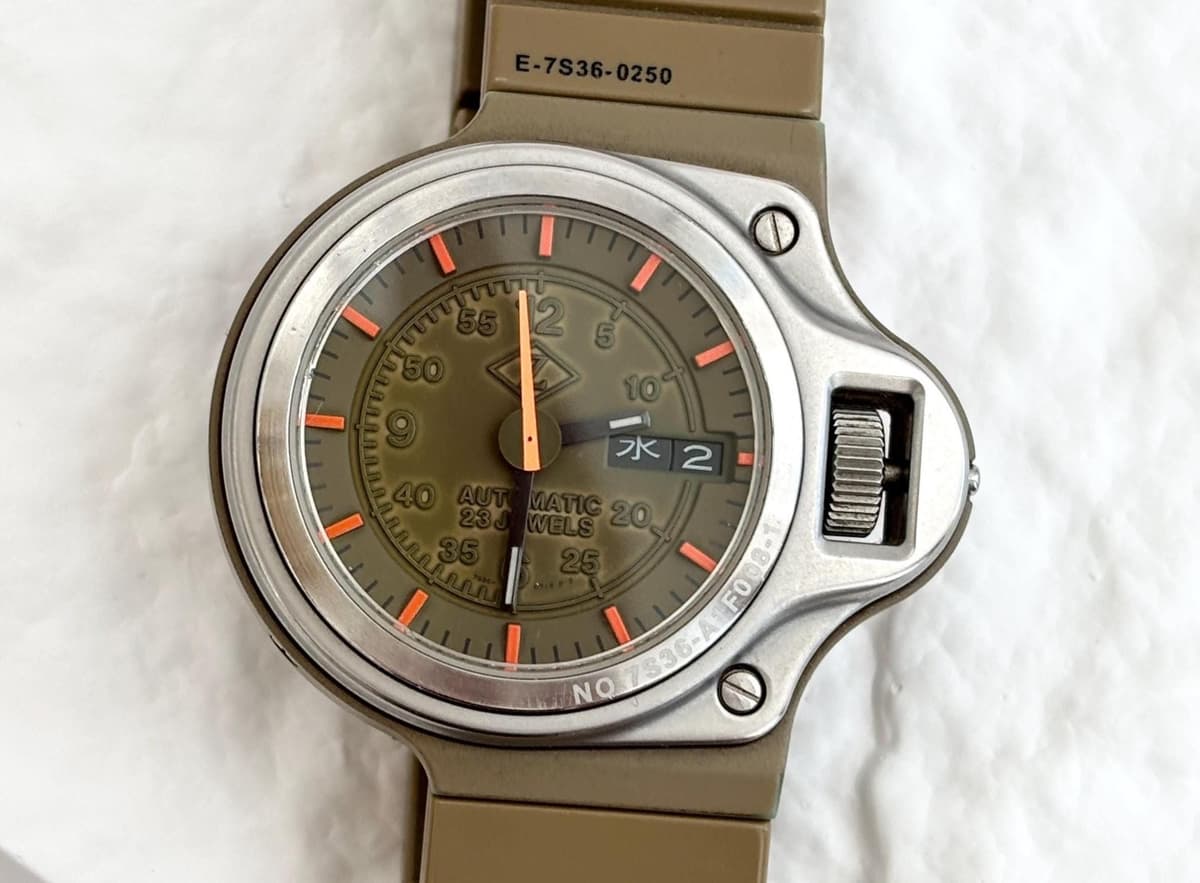 SEIKO Cabane De Zucca JDM Giugiaro Khaki utomatic Vintage E-7S36-0250 Watch