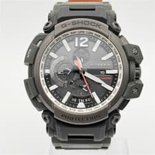 CASIO G SHOCK GPW 2000 3AJF GRAVITYMASTER GPS Hybrid Solar Olive Watch In hand