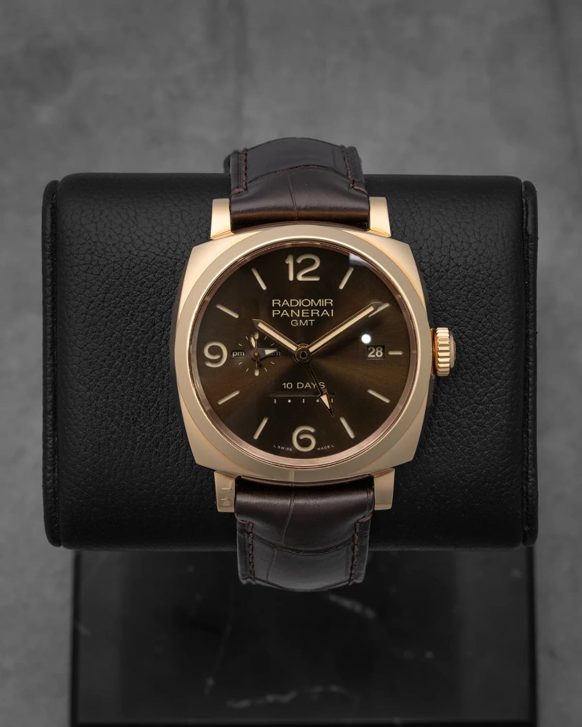 Panerai Radiomir Gold Men's Watch - PAM00624