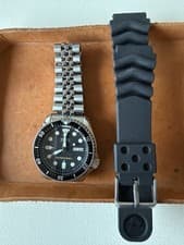 Seiko Men's Black Watch - SKX007 K