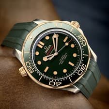 Omega Seamaster Titanium Green Diver 300M 210.92.42.20.10.001 Full Set, New!