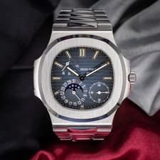 Patek Philippe Nautilus 5712/1A | 2013 Full Set 40mm