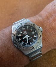 Luminox 8000 Series Diver Men's Watch Quartz Black Dial Stainless Steel 8" WRIST