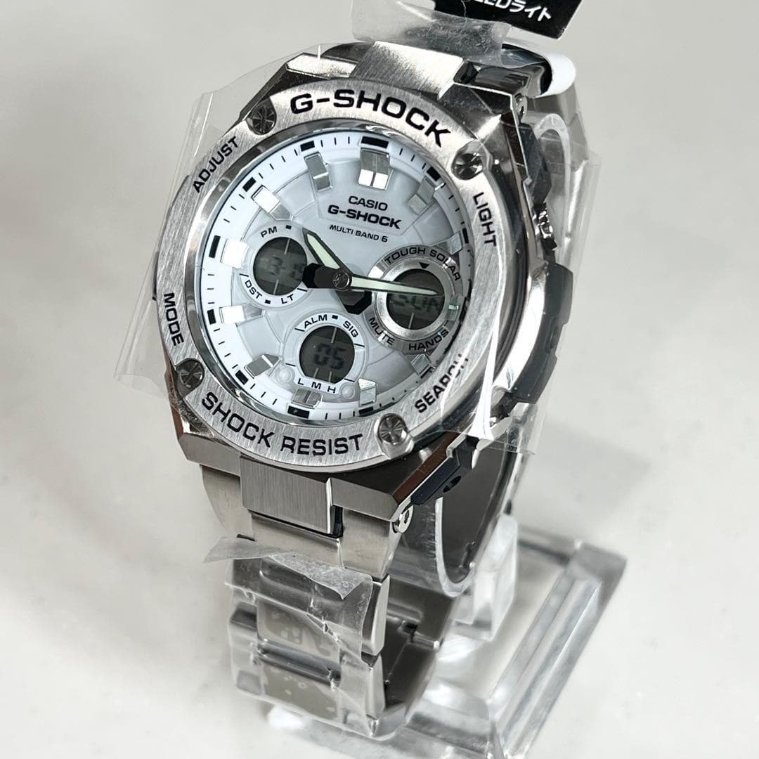Casio G-Shock GST-W110D Radio Solar Watch New Unused Complete Set