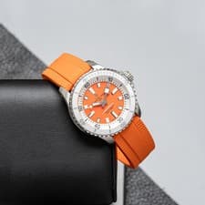 Breitling Superocean Steel Orange Rubber Strap Watch Auto 36mm A17377211O1S1