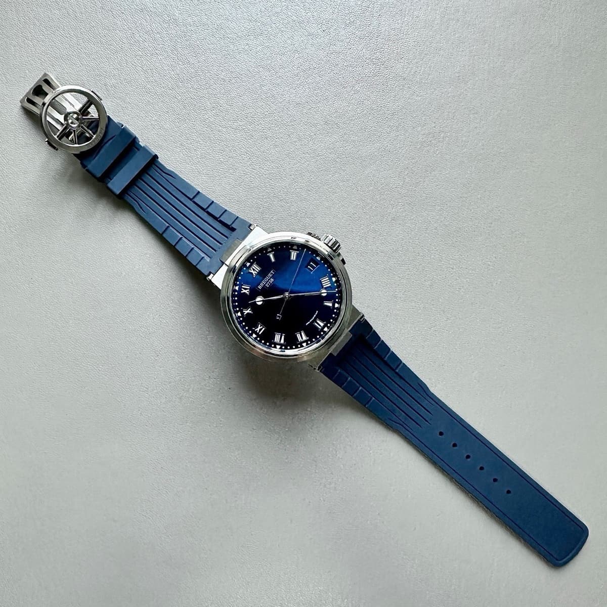 Breguet Marine Blue Men's Watch - 5517TI/Y1/5ZU