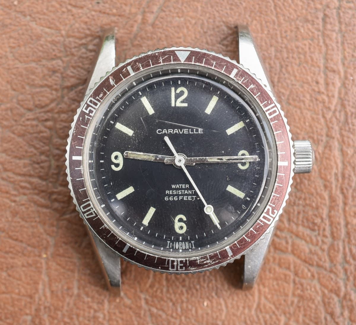 Vintage CARAVELLE Shark Hunter 666 Diver Watch Tropical Bezel Running Unpolished