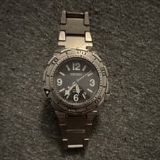 Seiko Titanium Diver Quartz Wristwatch 200m Water-Resistant Black Dial 7N35-6A49