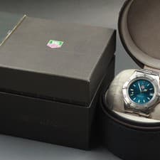 Near MINT TAG Heuer Professional 2000 WK1119 Date Green Quartz Men's Watch w/Box