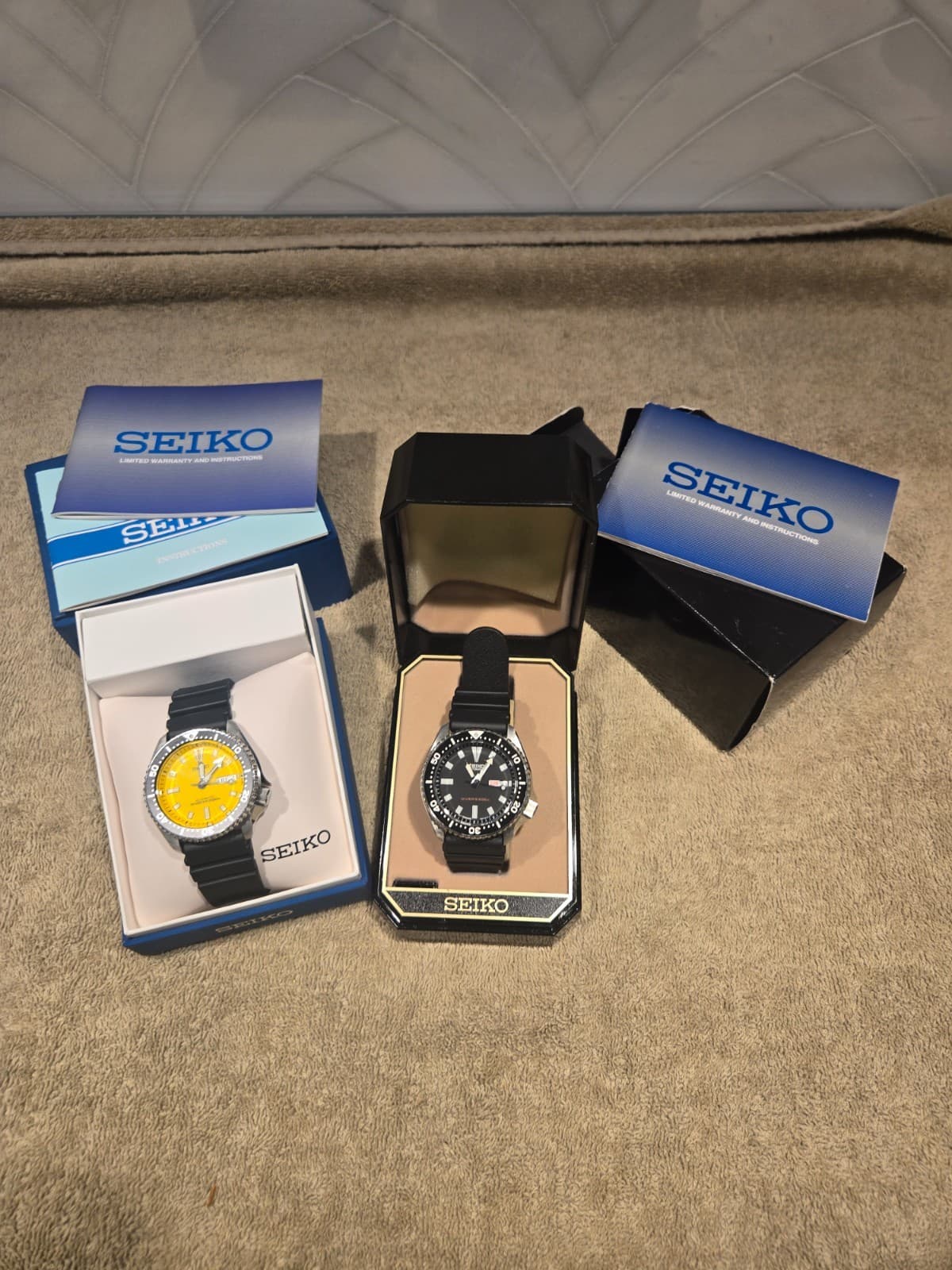 Vintage Seiko Divers Watch Pair w/papers & boxes Mint 7S26-0029 Mov't Singapore