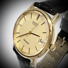 SEIKO Chronos Watch Gold Dial Date Quartz Timepiece for Men Vintage Ready