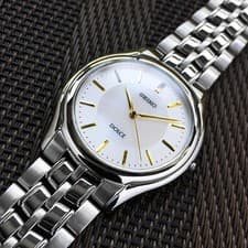 Seiko Dolce Dress Watch Quartz Oyster Shell Dial wrist 19cm 38mm x 32mm
