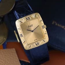 Piaget 1970s Ultra-Thin Ref. 9687 Gold Dial Decorated 18k Yellow Gold Manual Win