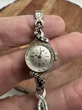 Vintage Women’s 14K Gold Bulova 23 Jewels With Diamond Bezel Swirl Watch