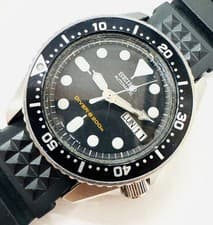 Seiko SKX013K2 7S26-0030 Diver 200m Automatic Black Dial Men's Watch SKX013