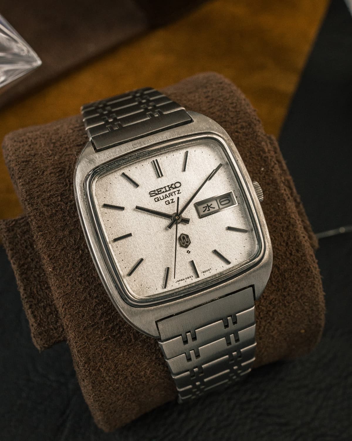 Vintage Seiko Quartz QZ Day-Date - 0923-5000 - TV-Screen Stipple Dial - 1975 JDM