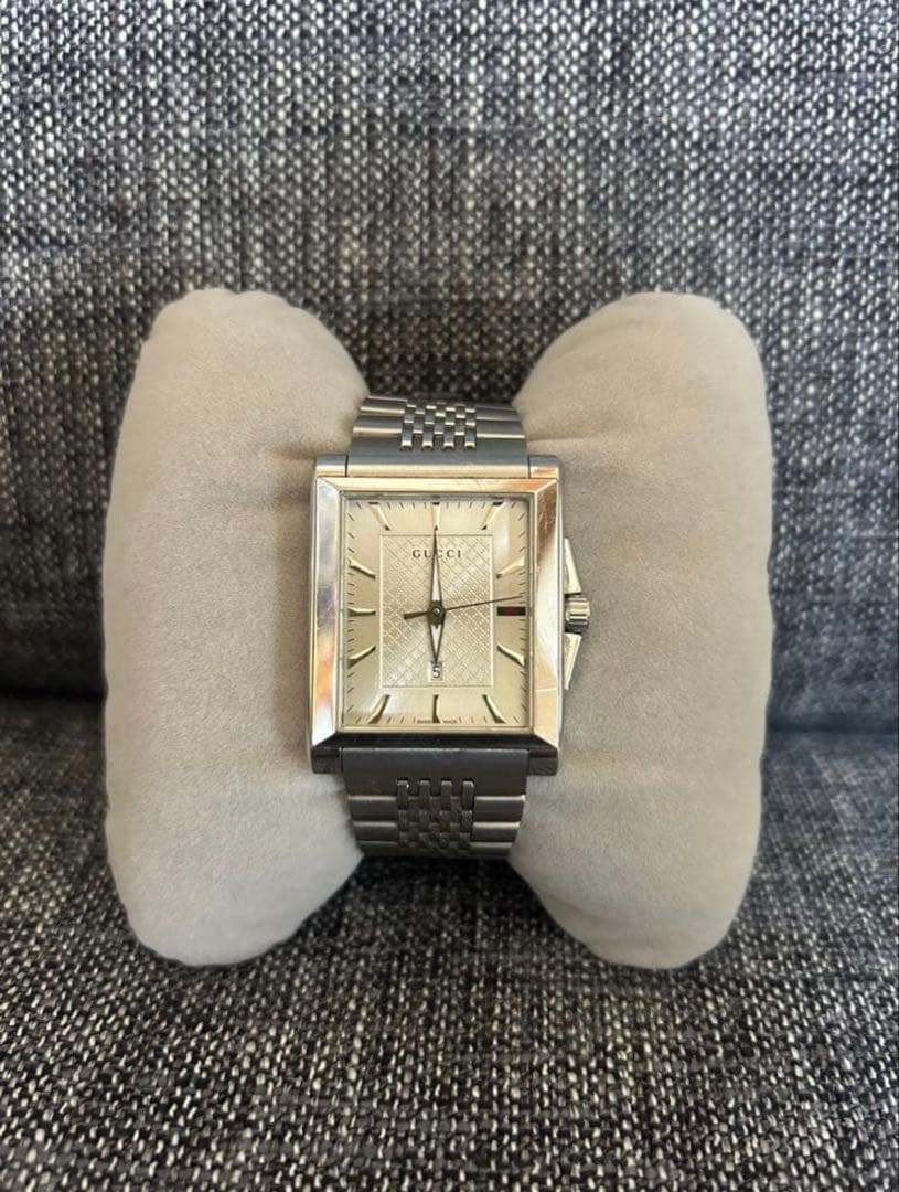 GUCCI Timepiece Wristwatch Silver Men Authentic Brand Model Luxury Timepiece