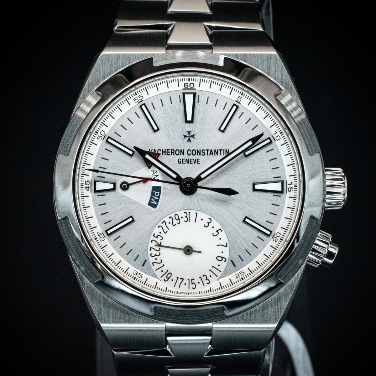 Vacheron Constantin Overseas Dual Time 41mm Silver Dial, Ref. 7900v w/ B&P